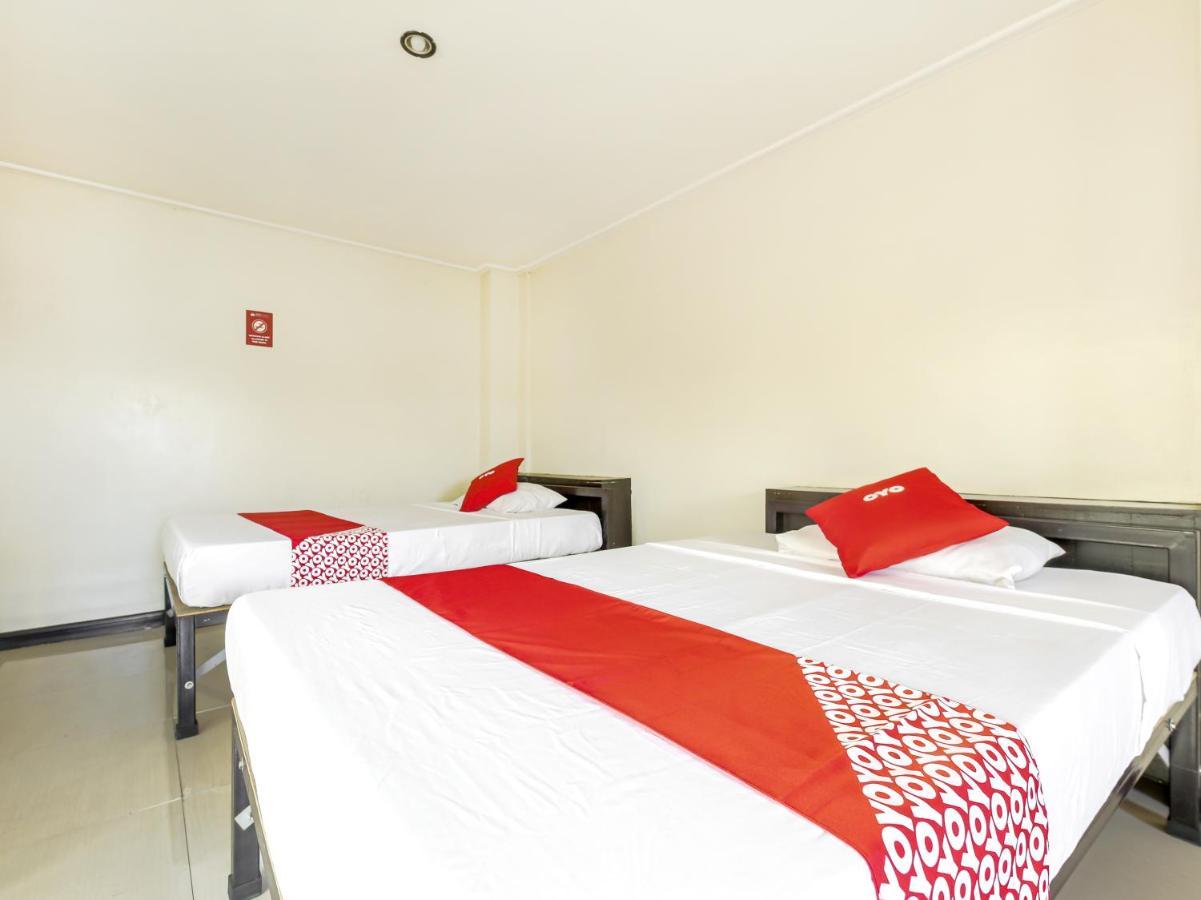 Oyo 842 City Smiles Apartelle San Juan  Ngoại thất bức ảnh