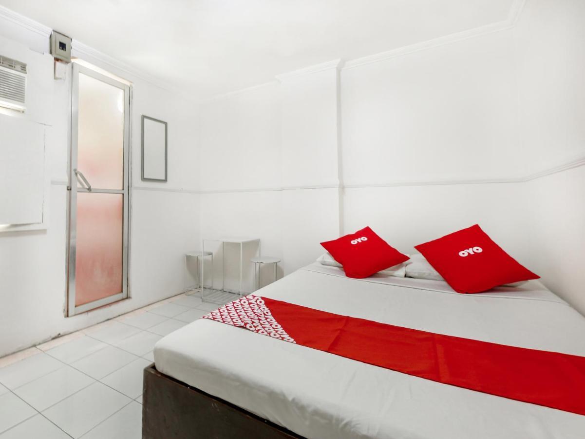 Oyo 842 City Smiles Apartelle San Juan  Ngoại thất bức ảnh