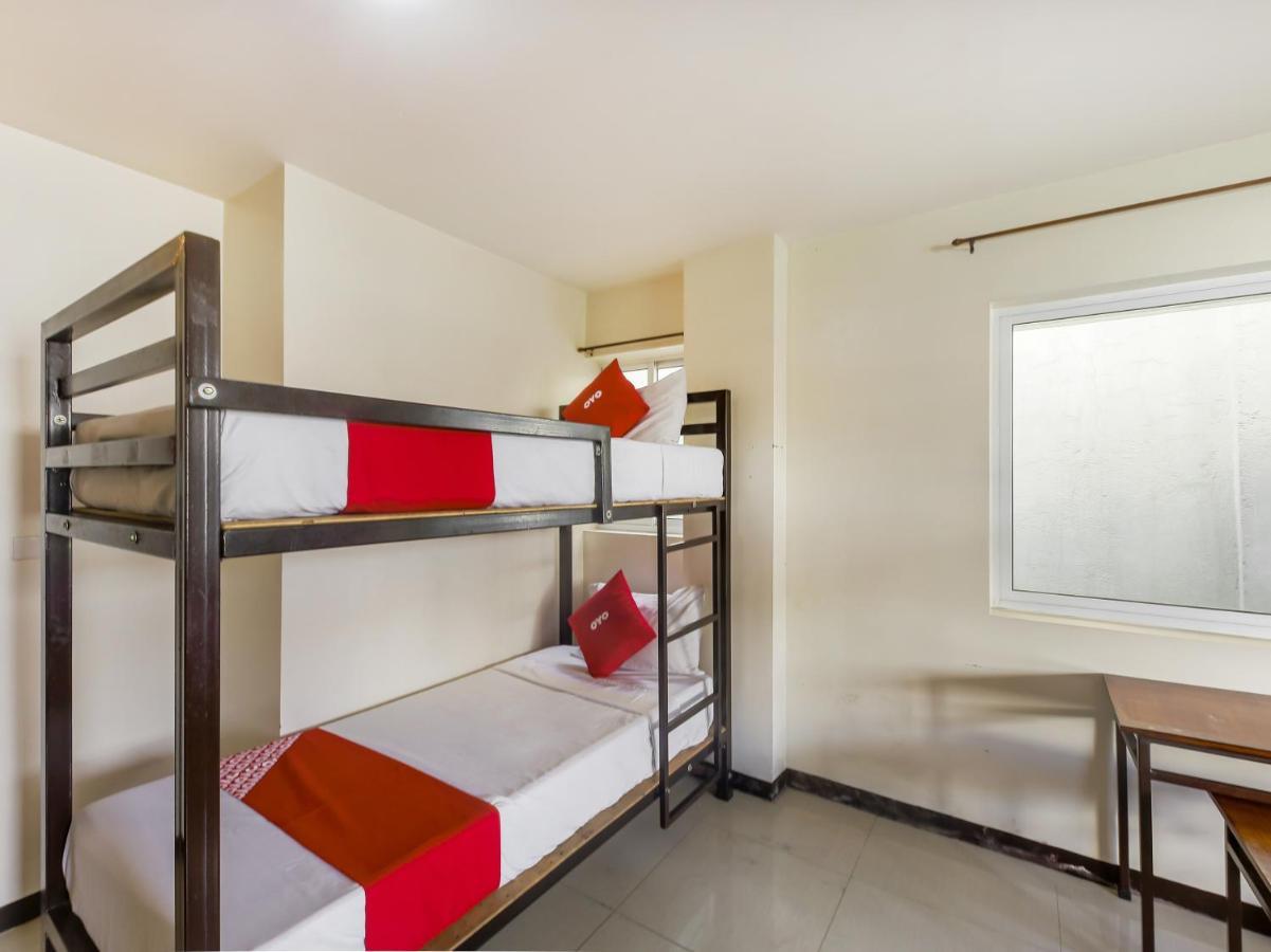 Oyo 842 City Smiles Apartelle San Juan  Ngoại thất bức ảnh
