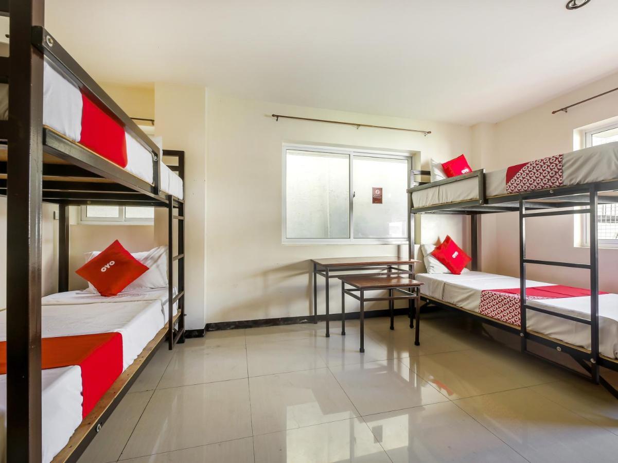 Oyo 842 City Smiles Apartelle San Juan  Ngoại thất bức ảnh