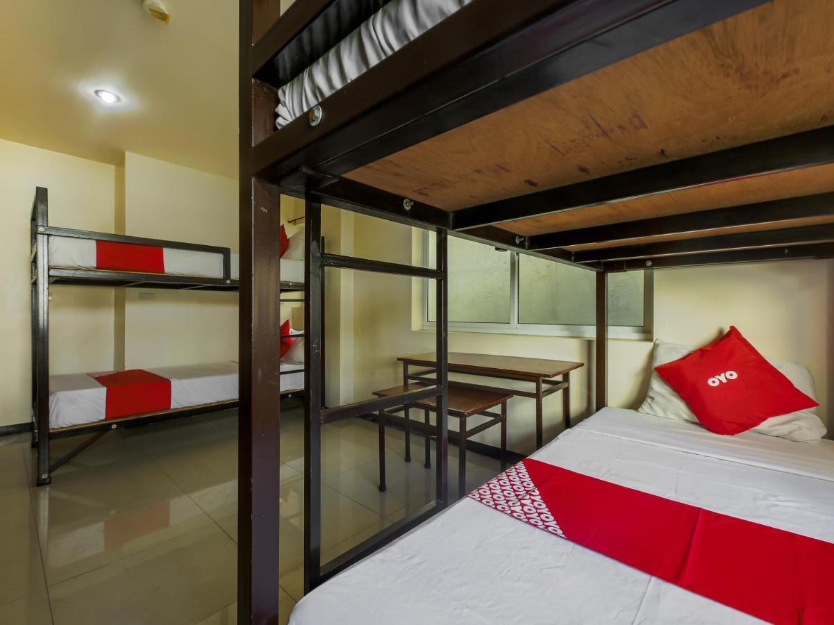 Oyo 842 City Smiles Apartelle San Juan  Ngoại thất bức ảnh