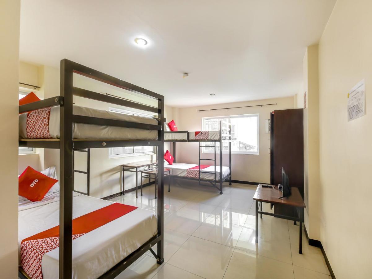 Oyo 842 City Smiles Apartelle San Juan  Ngoại thất bức ảnh