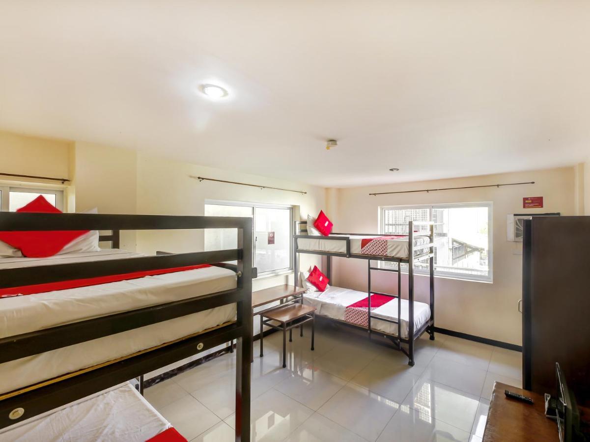 Oyo 842 City Smiles Apartelle San Juan  Ngoại thất bức ảnh