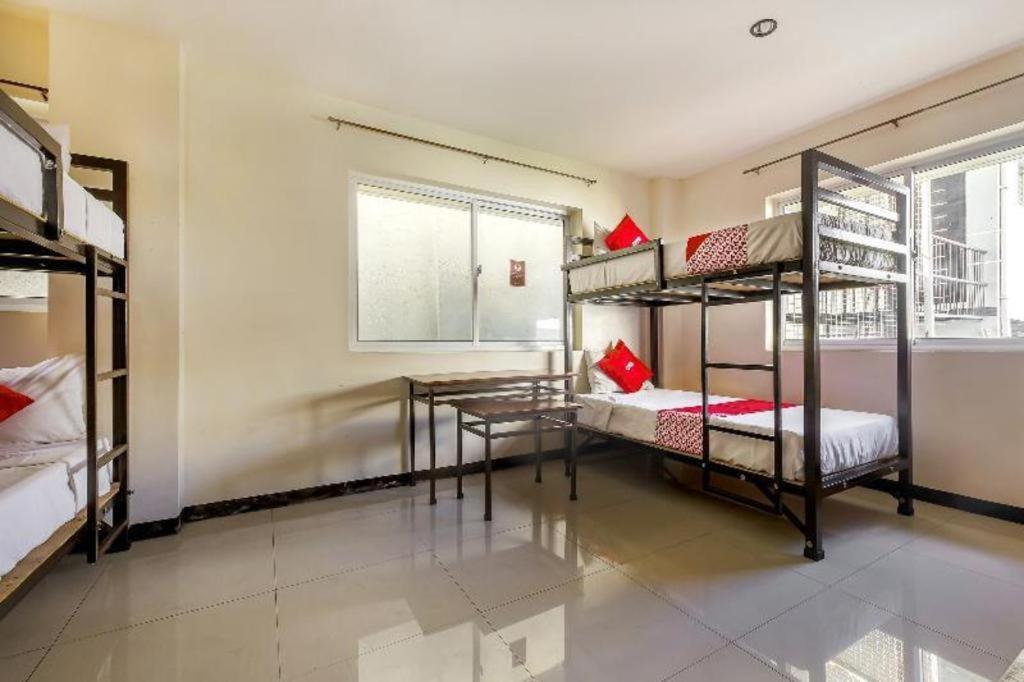 Oyo 842 City Smiles Apartelle San Juan  Ngoại thất bức ảnh