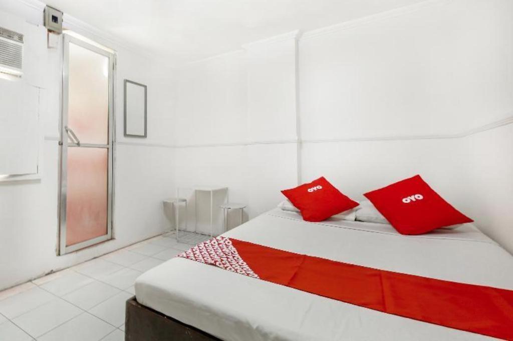 Oyo 842 City Smiles Apartelle San Juan  Ngoại thất bức ảnh